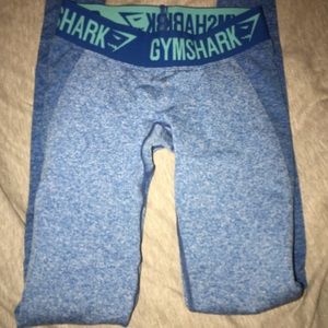 Gym shark leggings